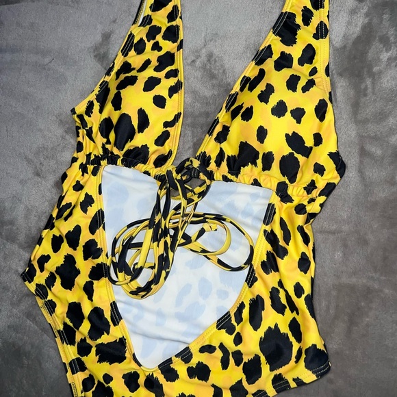 Cheetah Print 1 Piece Bathing Suit - Picture 4 of 4